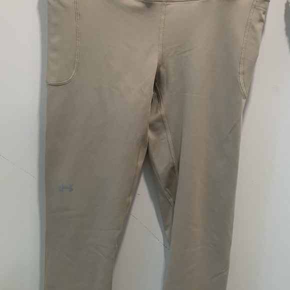 UA Movement
Women's Ankle Leggings - Picture 3 of 7